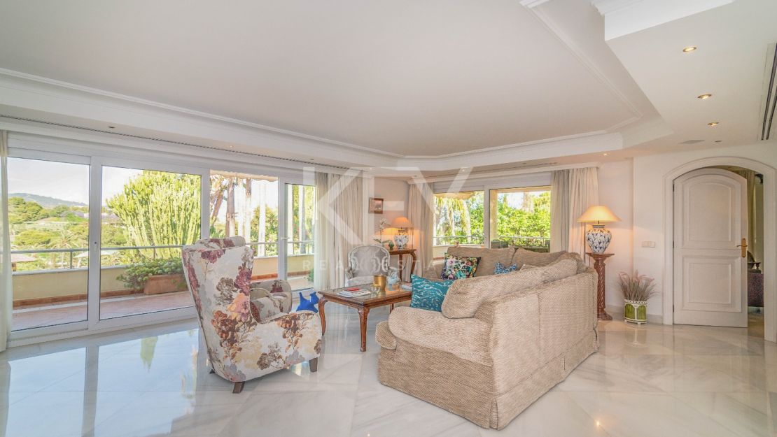 Frontline golf villa for sale in Rio Real, Marbella East