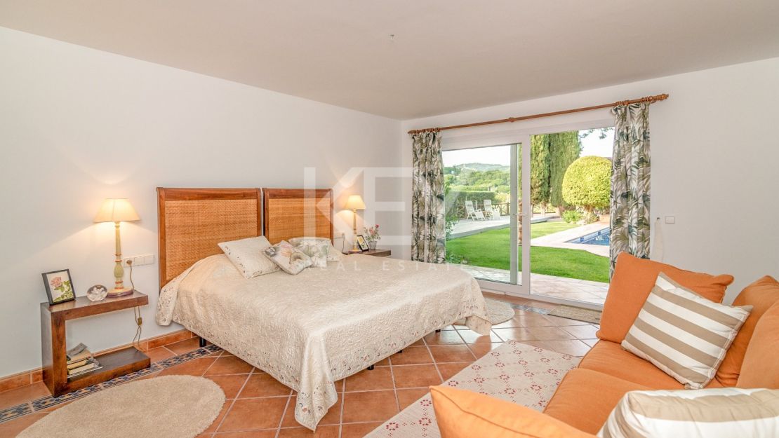 Frontline golf villa for sale in Rio Real, Marbella East