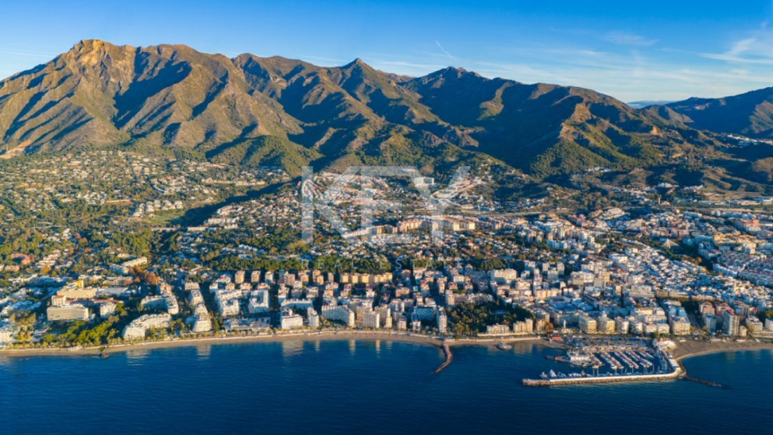 Amazing Plot with Panoramic Sea Views with Project in Marbella Hills