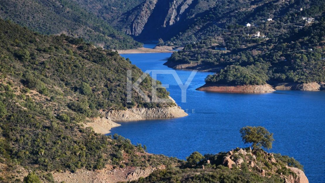 Amazing Plot with Panoramic Sea Views with Project in Marbella Hills