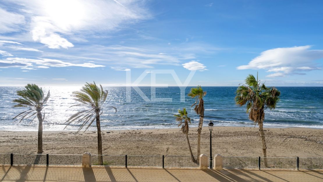Stunning Seafront Luxury Apartment in Golden Mile, Marbella