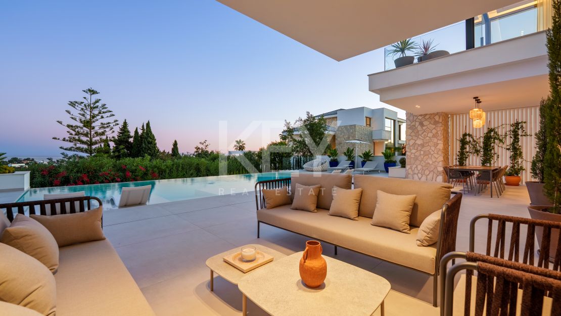 Villa contemporánea con vistas panorámicas al mar y al valle en La Quinta, Benahavis