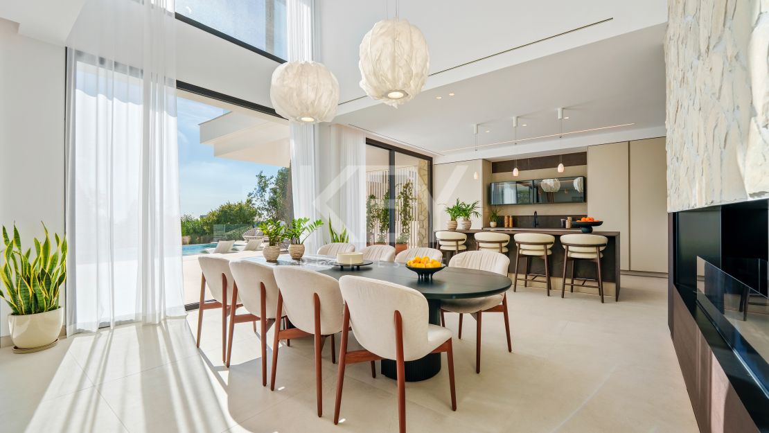 Villa contemporánea con vistas panorámicas al mar y al valle en La Quinta, Benahavis