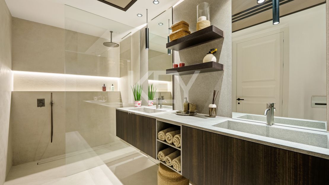 Villa contemporánea con vistas panorámicas al mar y al valle en La Quinta, Benahavis