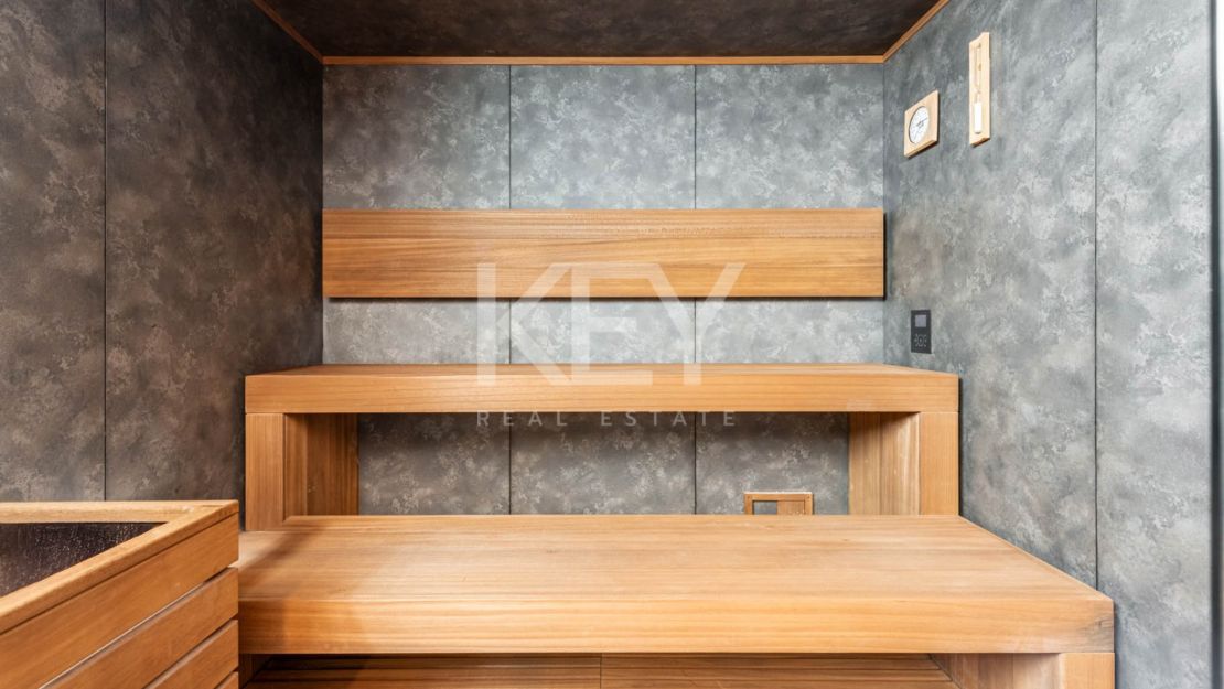 Современная вилла с панорамным видом на море, гольф-поле, Гибралтар и горы — Параисо Альто, Бенахавис