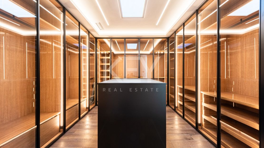 Современная вилла с панорамным видом на море, гольф-поле, Гибралтар и горы — Параисо Альто, Бенахавис