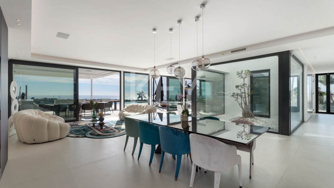 Современная вилла с панорамным видом на море, гольф-поле, Гибралтар и горы — Параисо Альто, Бенахавис