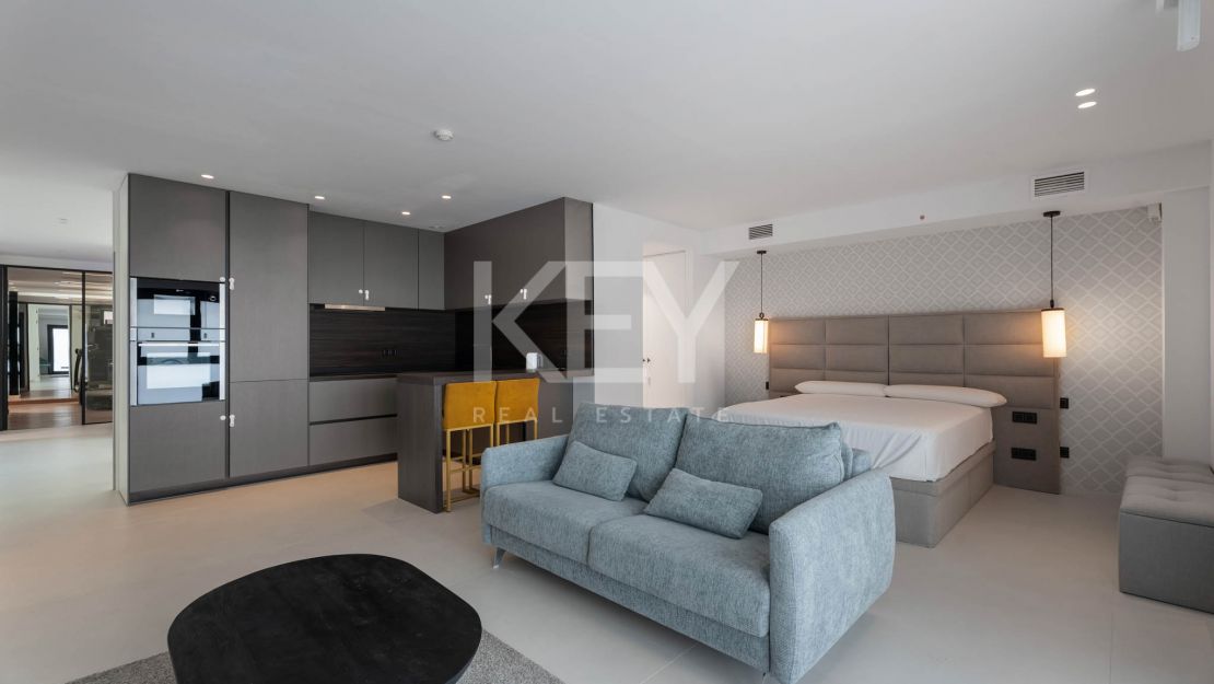 Современная вилла с панорамным видом на море, гольф-поле, Гибралтар и горы — Параисо Альто, Бенахавис