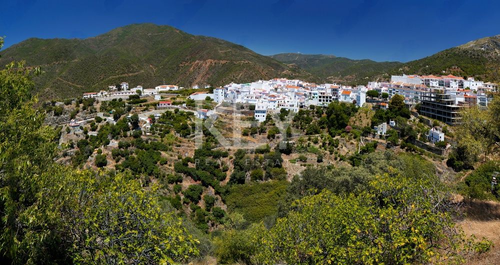 Modern Elegance with Panoramic Views – Luxury Villa Above Marbella