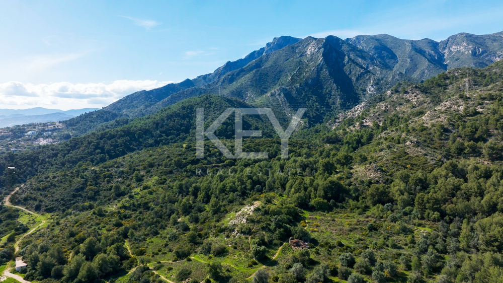 Modern Elegance with Panoramic Views – Luxury Villa Above Marbella