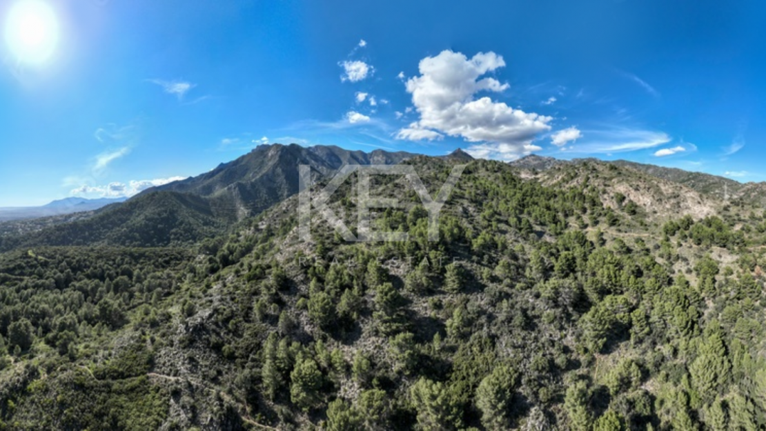 Modern Elegance with Panoramic Views – Luxury Villa Above Marbella