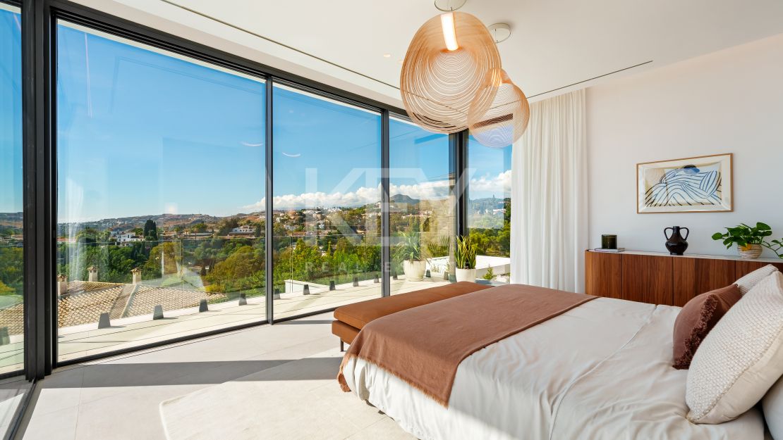 New luxury villa with panoramic views and infinity pool in La Quinta, Benahavis