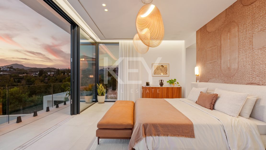 New luxury villa with panoramic views and infinity pool in La Quinta, Benahavis