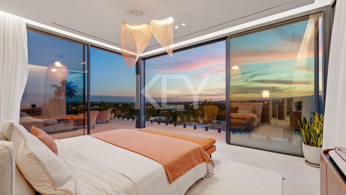 New luxury villa with panoramic views and infinity pool in La Quinta, Benahavis