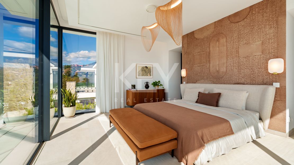 New luxury villa with panoramic views and infinity pool in La Quinta, Benahavis