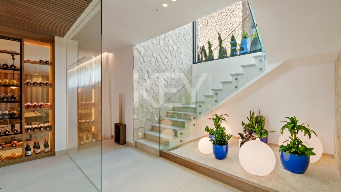 New luxury villa with panoramic views and infinity pool in La Quinta, Benahavis