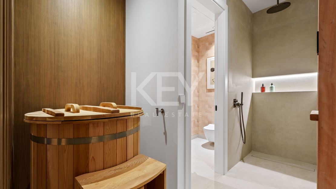 New luxury villa with panoramic views and infinity pool in La Quinta, Benahavis