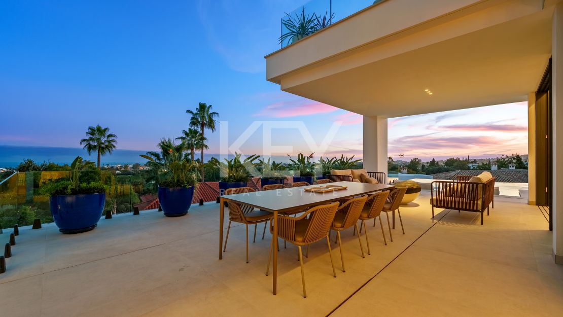 New luxury villa with panoramic views and infinity pool in La Quinta, Benahavis