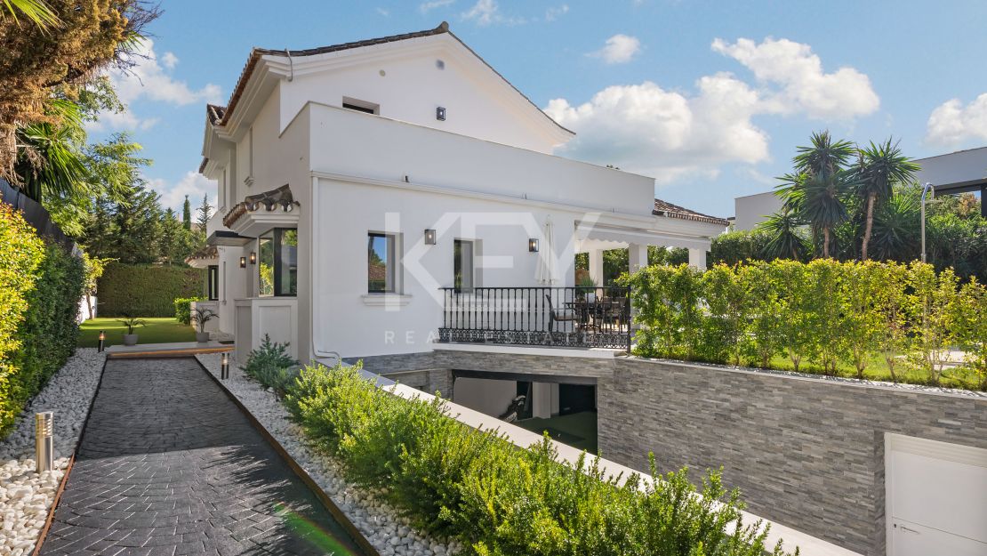 Fantastic villa on a sunny plot in Nueva Andalucia, Marbella