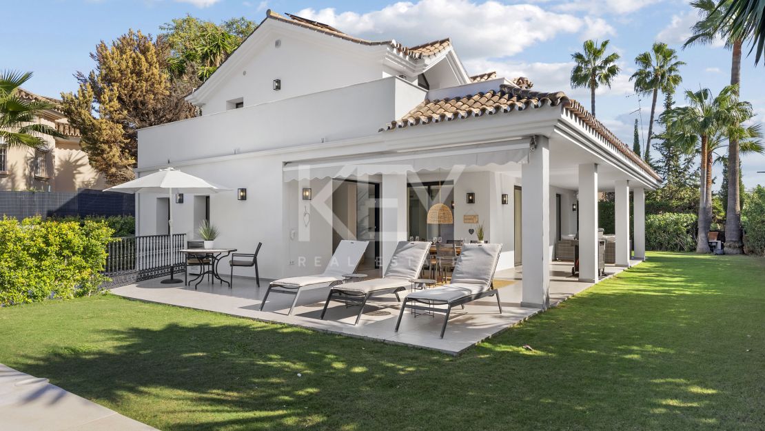 Fantastic villa on a sunny plot in Nueva Andalucia, Marbella