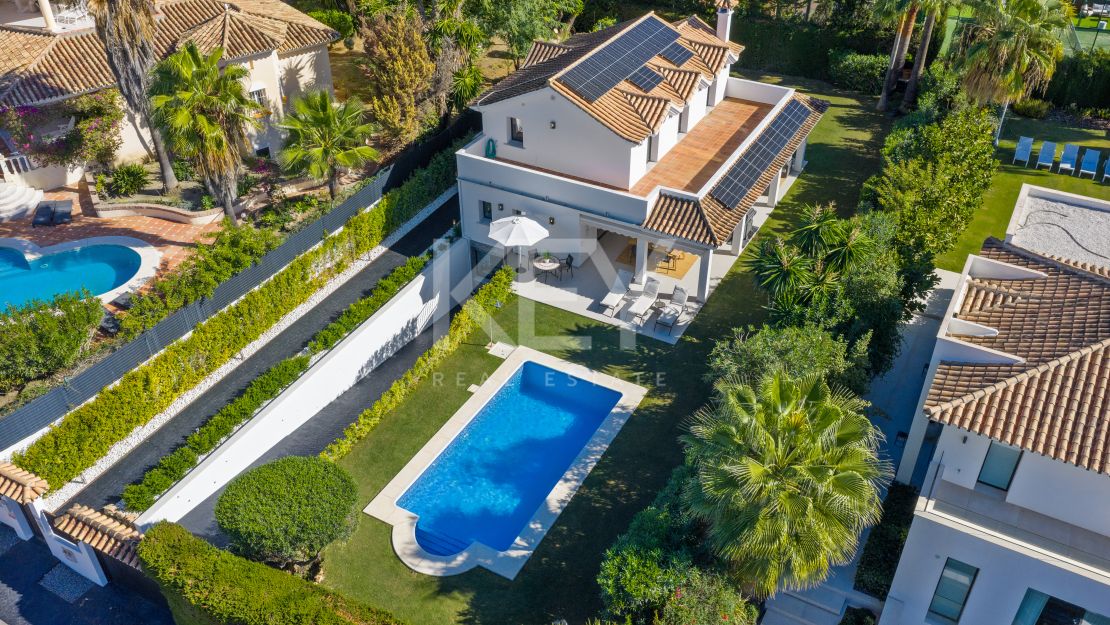 Fantastic villa on a sunny plot in Nueva Andalucia, Marbella