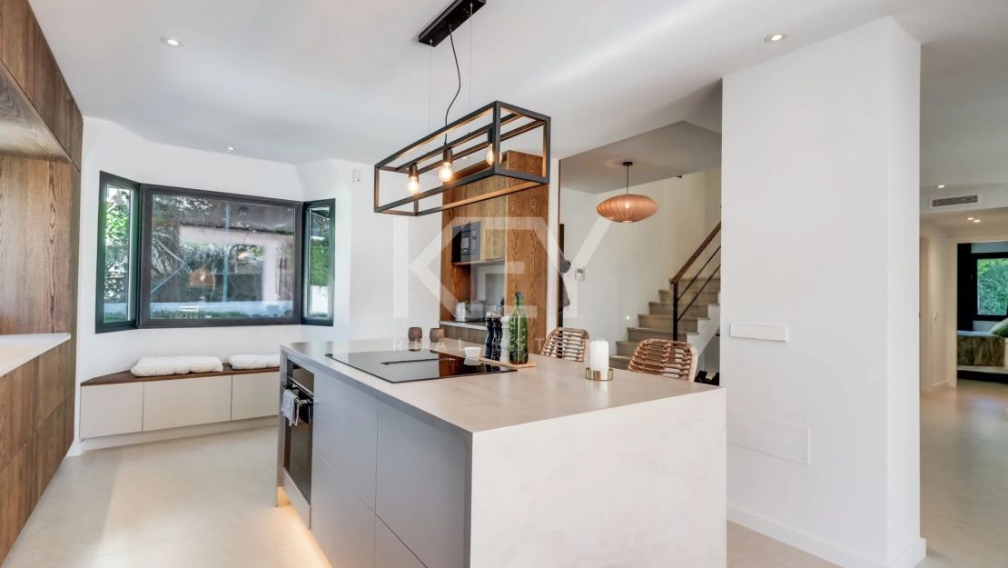 Fantastic villa on a sunny plot in Nueva Andalucia, Marbella