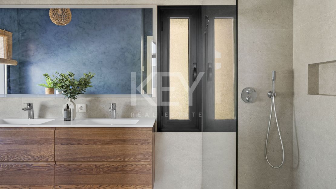 Fantastic villa on a sunny plot in Nueva Andalucia, Marbella