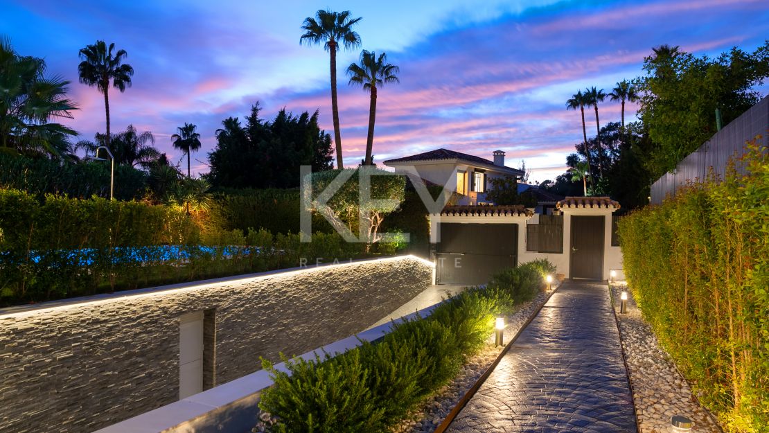 Fantastic villa on a sunny plot in Nueva Andalucia, Marbella