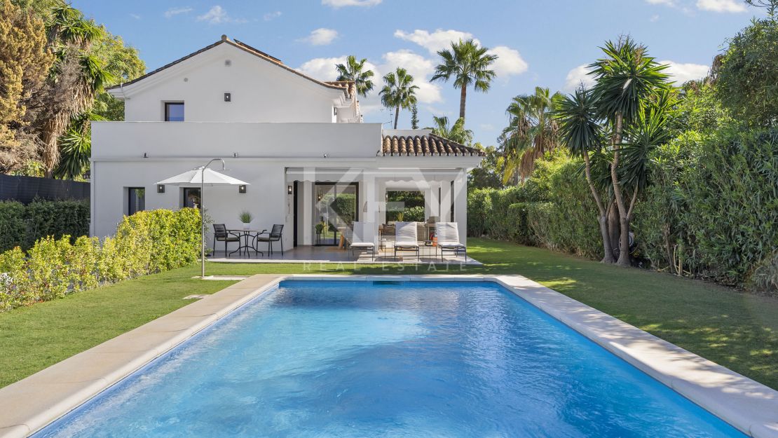 Fantastic villa on a sunny plot in Nueva Andalucia, Marbella