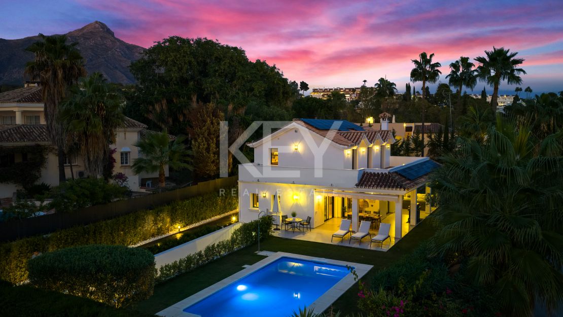 Fantastic villa on a sunny plot in Nueva Andalucia, Marbella