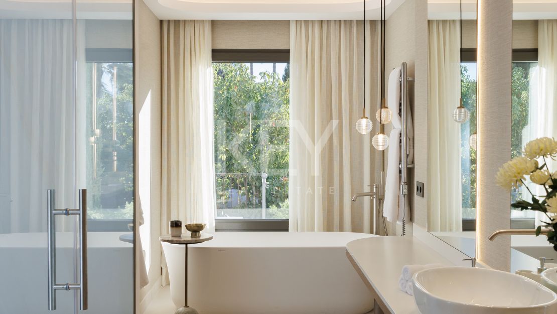 Increíble villa de lujo recién renovada en el corazón de Sierra Blanca, Marbella.