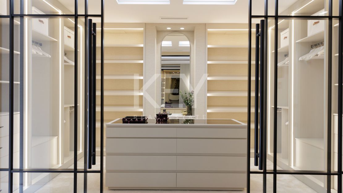 Increíble villa de lujo recién renovada en el corazón de Sierra Blanca, Marbella.