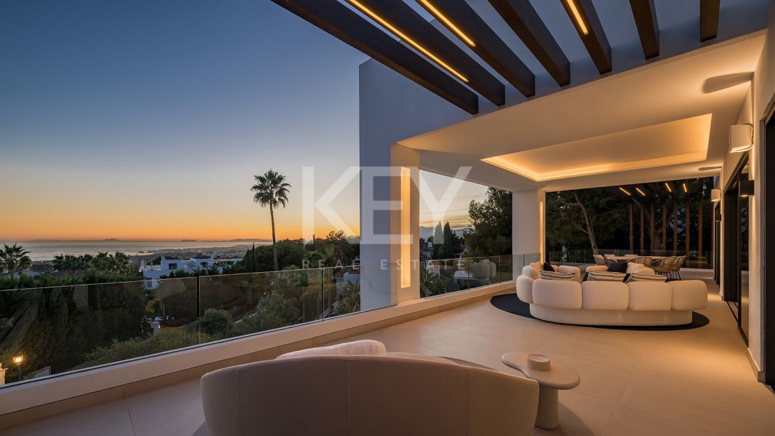 Contemporary Elegant Villa with Views in Sierra Blanca, Marbella