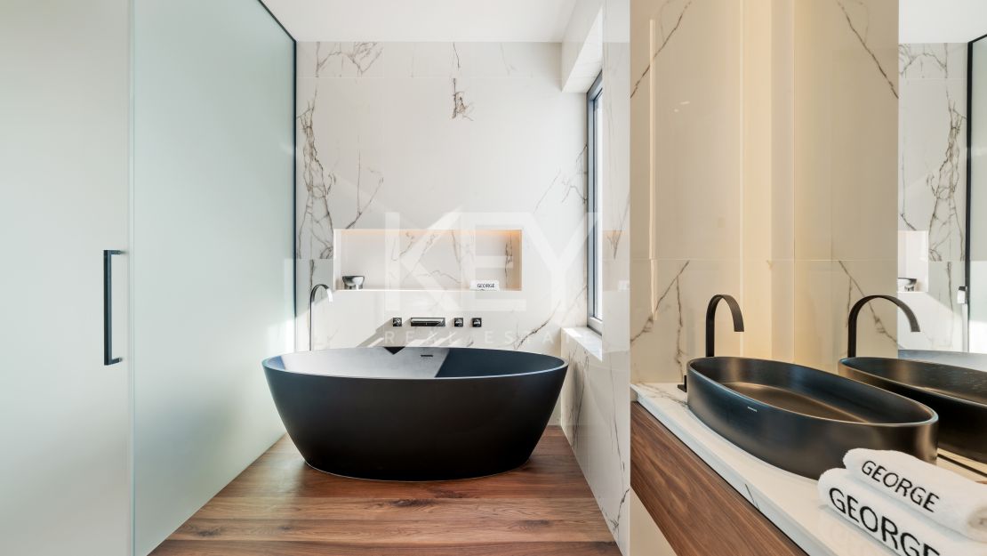 Contemporary Elegant Villa with Views in Sierra Blanca, Marbella