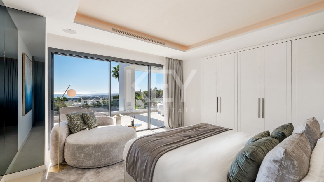 Contemporary Elegant Villa with Views in Sierra Blanca, Marbella