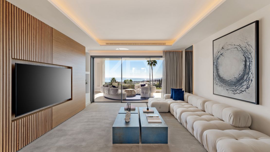 Contemporary Elegant Villa with Views in Sierra Blanca, Marbella