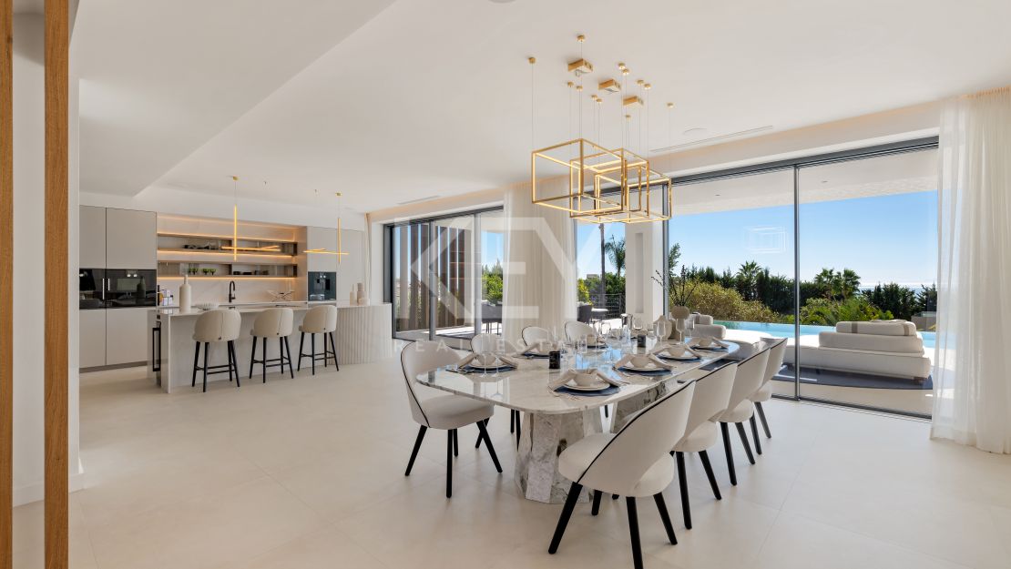 Contemporary Elegant Villa with Views in Sierra Blanca, Marbella