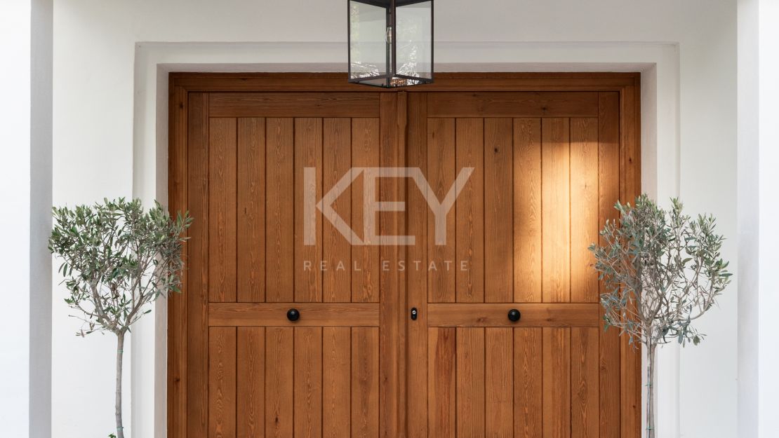 Elegante villa moderna en la prestigiosa urbanización Los Arqueros, Benahavís