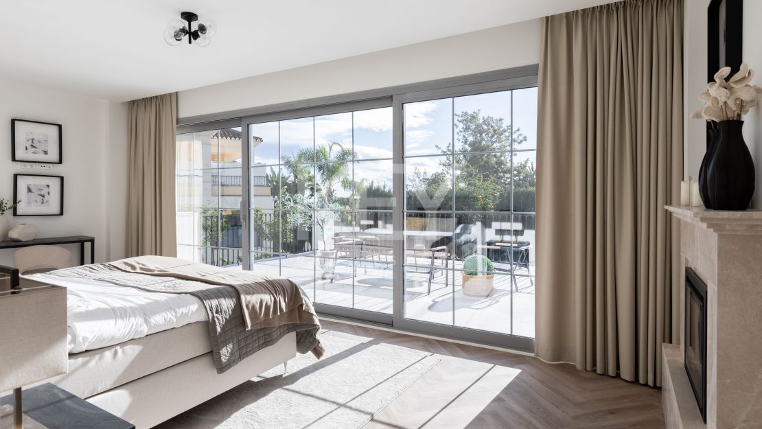 Elegante villa moderna en la prestigiosa urbanización Los Arqueros, Benahavís