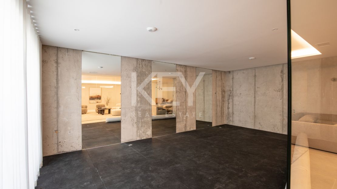 Elegante villa moderna en la prestigiosa urbanización Los Arqueros, Benahavís