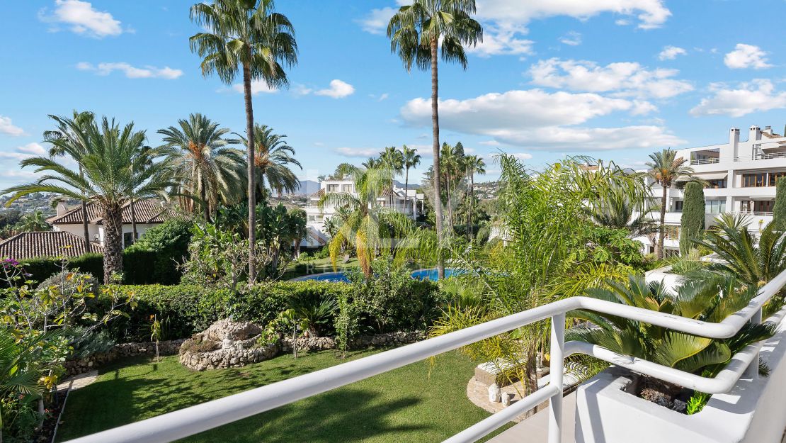 Beautiful apartment with garden in Nueva Andalucia, Marbella