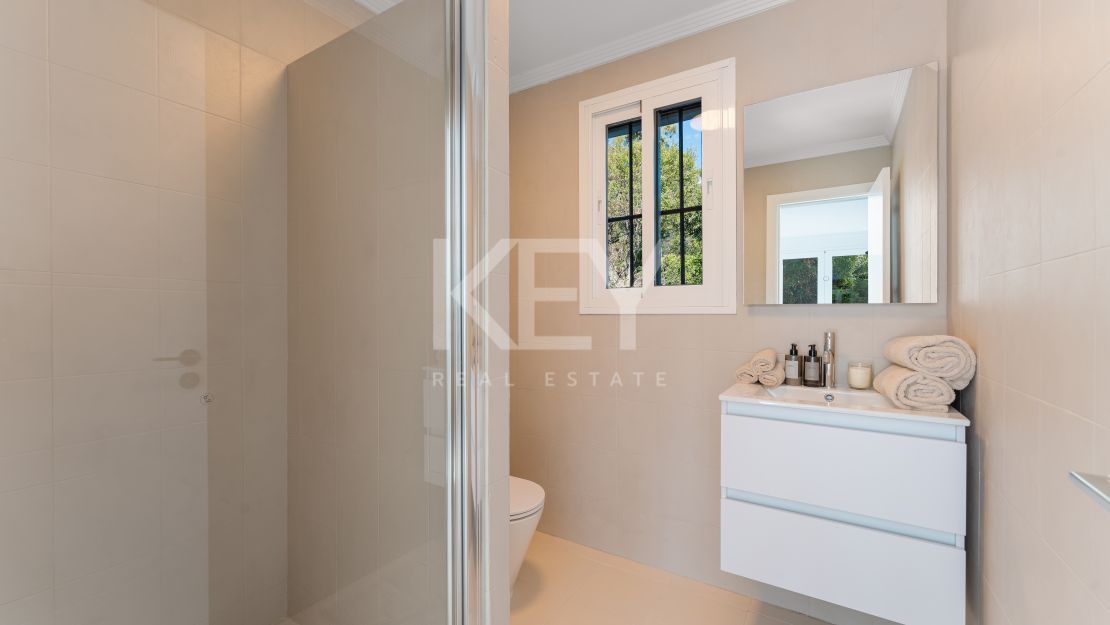 Elegant Andalusian Luxury Villa with Panoramic Sea Views in El Madroñal, Benahavis