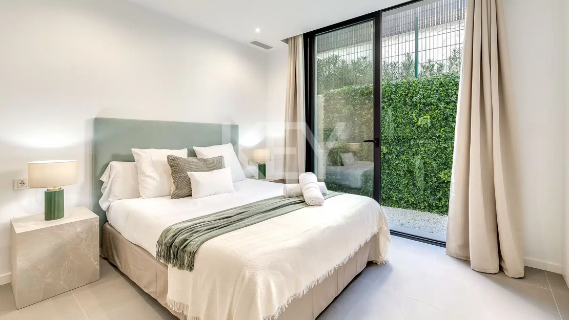 Stunning Golf Front Line Villa just minites from Puerto Banus, Marbella