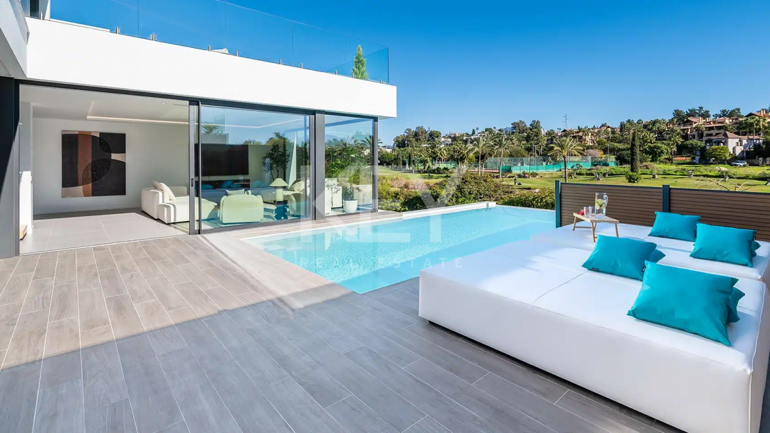 Stunning Golf Front Line Villa just minites from Puerto Banus, Marbella