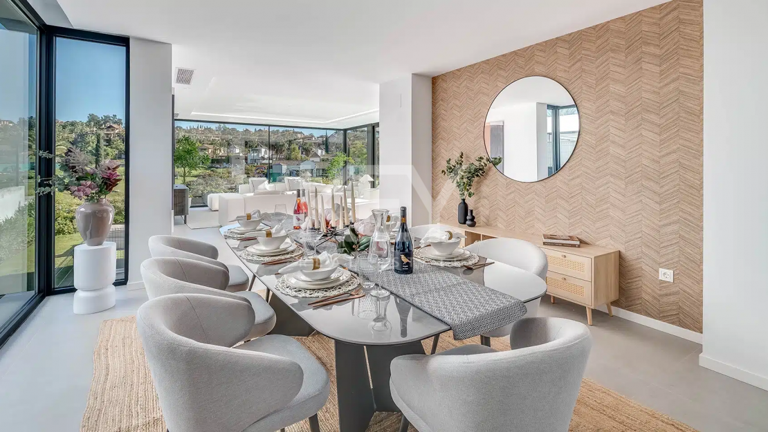 Stunning Golf Front Line Villa just minites from Puerto Banus, Marbella