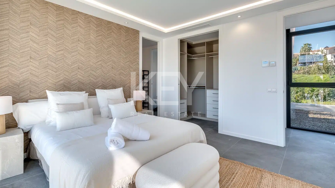 Stunning Golf Front Line Villa just minites from Puerto Banus, Marbella