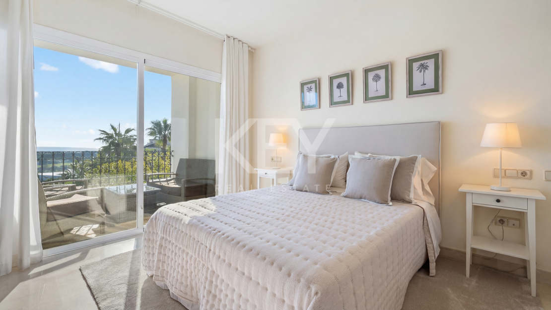 Recently Renovated 2 Bedroom Apartment with Sea Views in Benahavis, Marbella