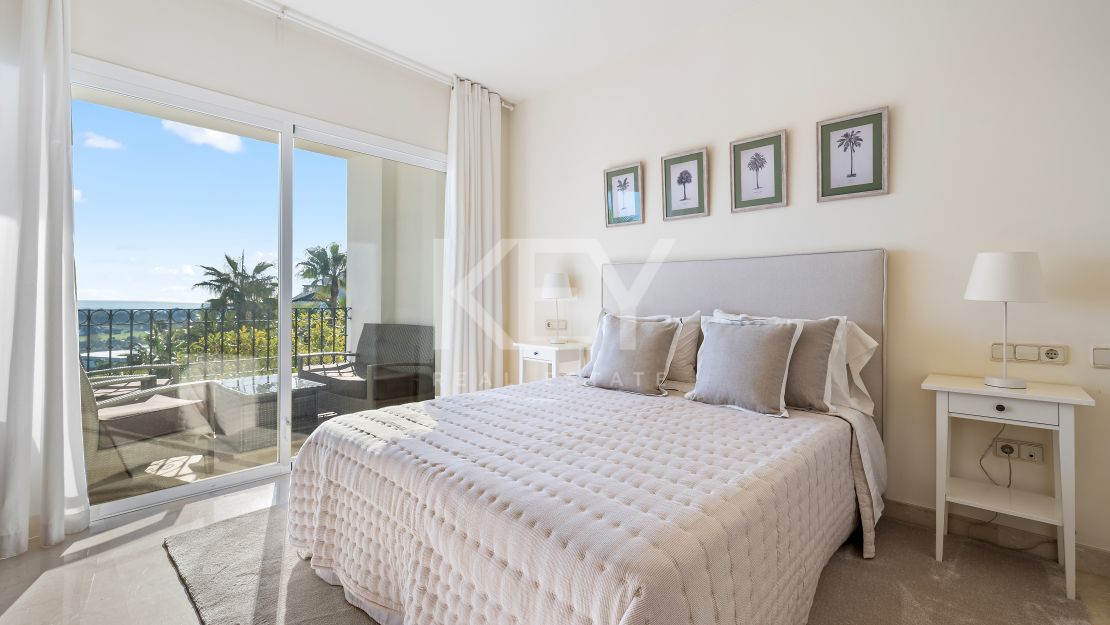 Recently Renovated 2 Bedroom Apartment with Sea Views in Benahavis, Marbella