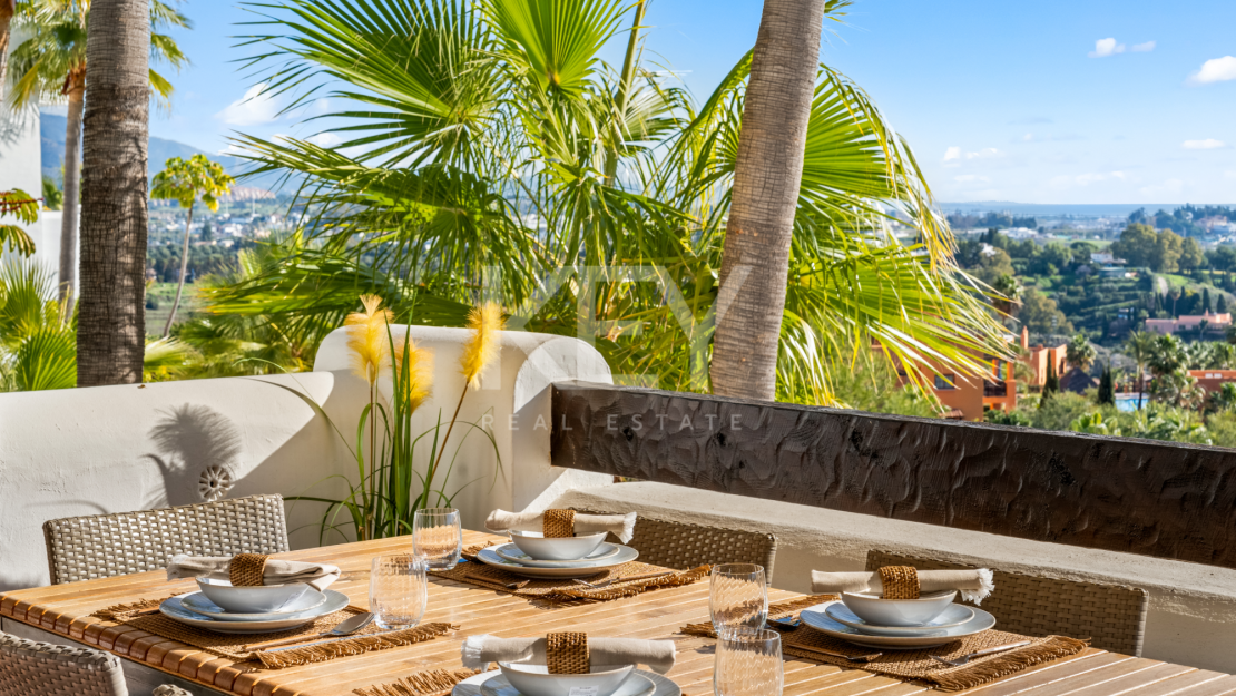 Recently Renovated 2 Bedroom Apartment with Sea Views in Benahavis, Marbella