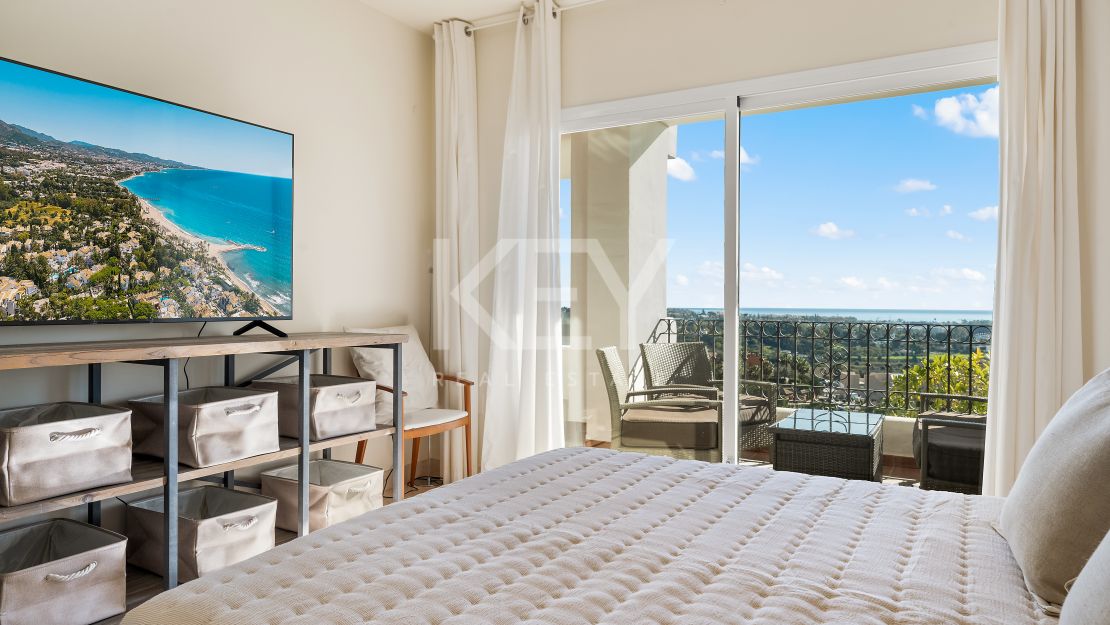 Recently Renovated 2 Bedroom Apartment with Sea Views in Benahavis, Marbella